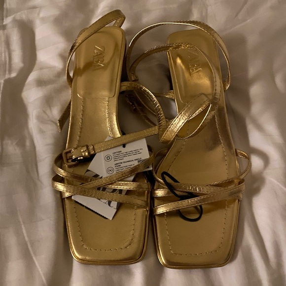 Zara Leather Gold Sandals with Wooden Heel - Picture 4 of 5
